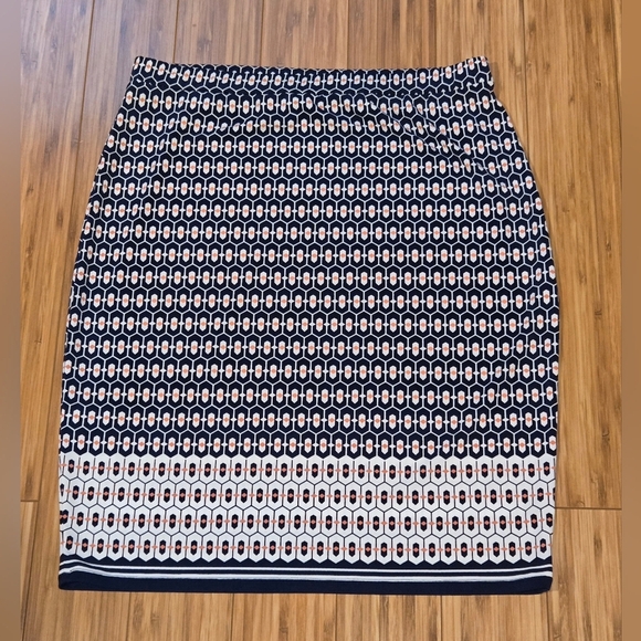 NWOT Max Studio Patterned Skirt - Picture 6 of 6
